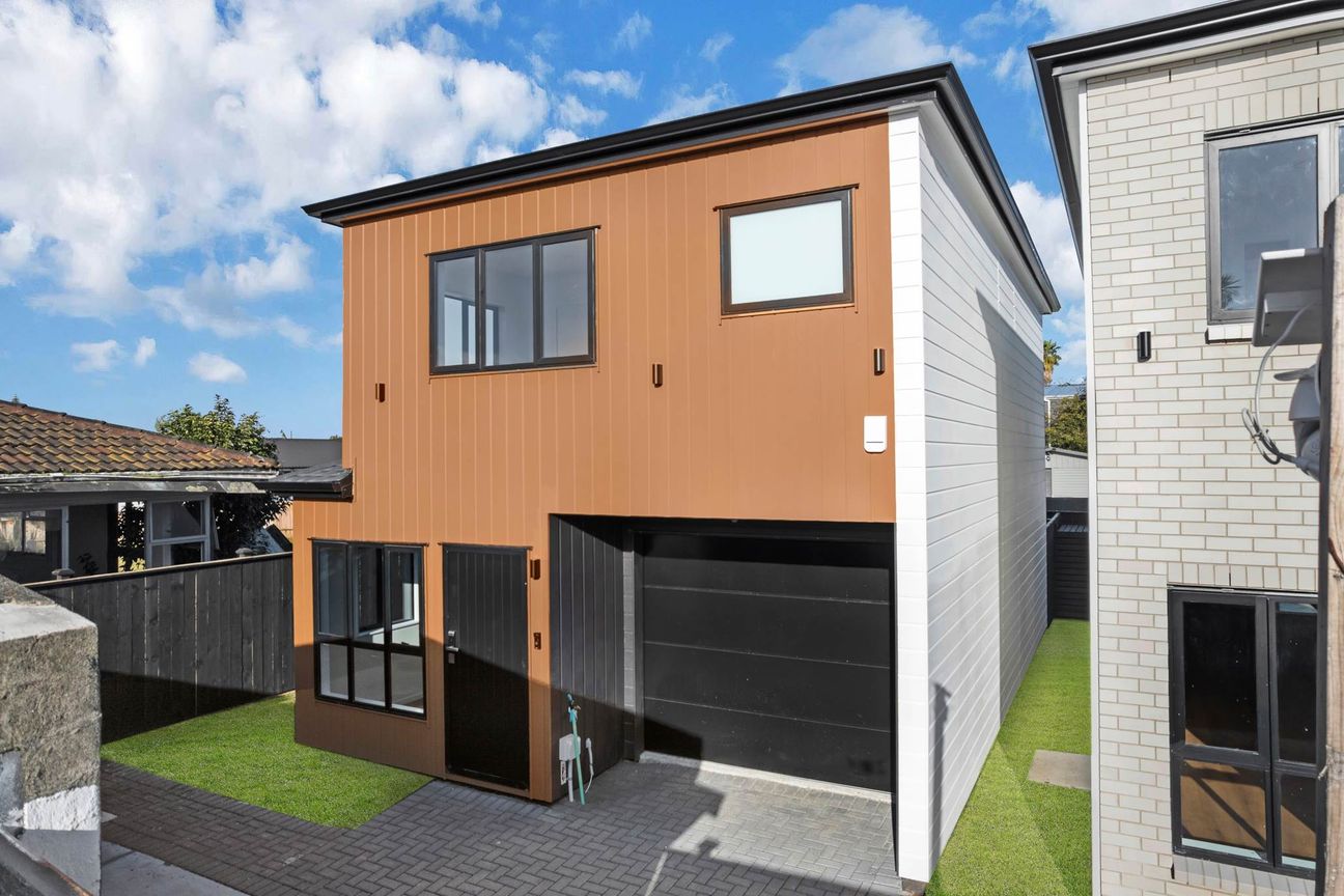 New 3 Bedroom Standalone Corner Site Home-Manurewa - Vista 3