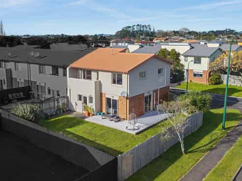 2 Elwarth Way, Ranui