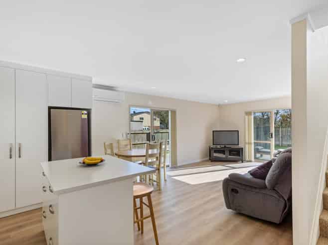 2 Elwarth Way, Ranui