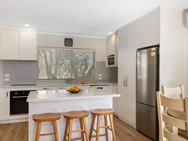 2 Elwarth Way, Ranui