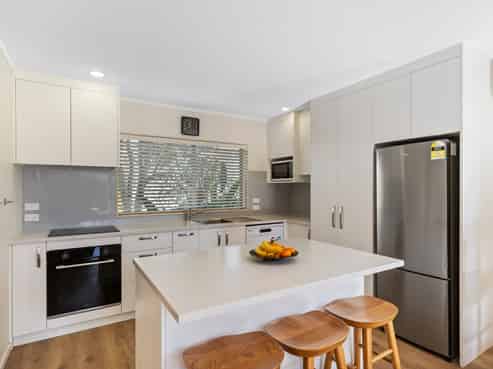 2 Elwarth Way, Ranui