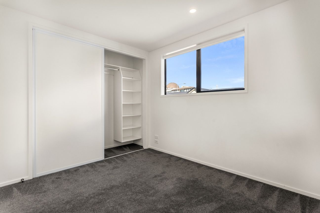Two bedroom beauty in prime location! – další