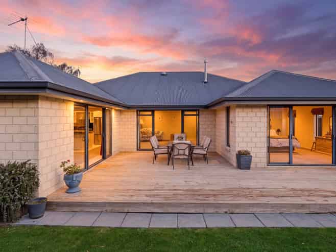 22 Fulton Street, Springlands