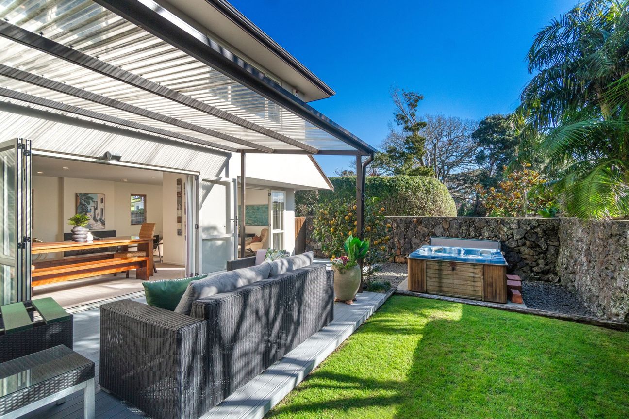 Value, Location, Freehold - Maungawhau School zone - Vista 6