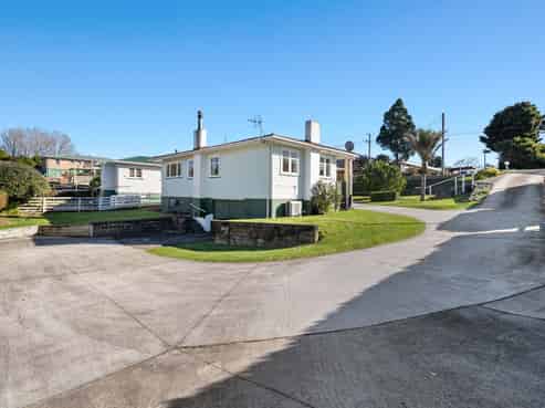 99 Clawton Street, Westown