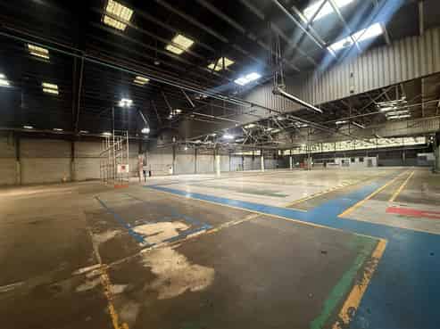 Large Warehouse in Tawa