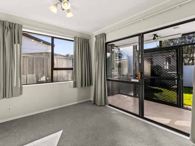 2/307 Charles Street, Saint Leonards