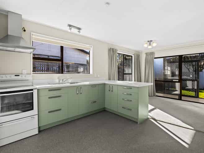 2/307 Charles Street, Saint Leonards