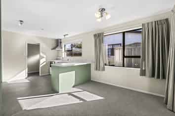 2/307 Charles Street, Saint Leonards