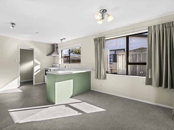 2/307 Charles Street, Saint Leonards