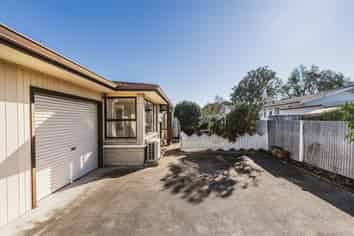2/307 Charles Street, Saint Leonards