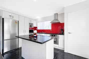 1/2 Kennington Drive, Clendon Park
