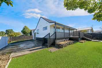 1/2 Kennington Drive, Clendon Park