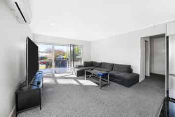 1/2 Kennington Drive, Clendon Park