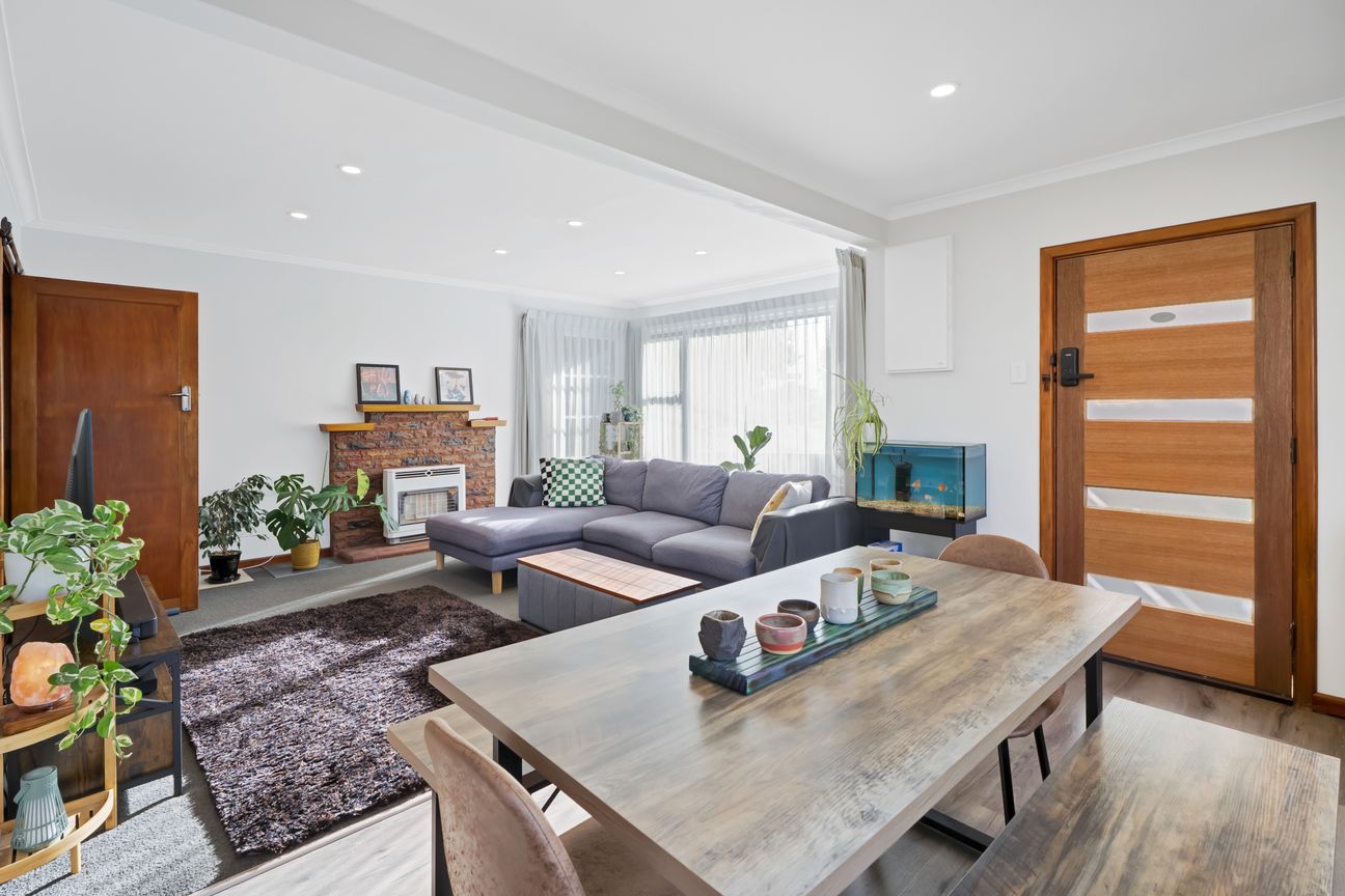 Renovated Charm in a Convenient Location – pohled 6