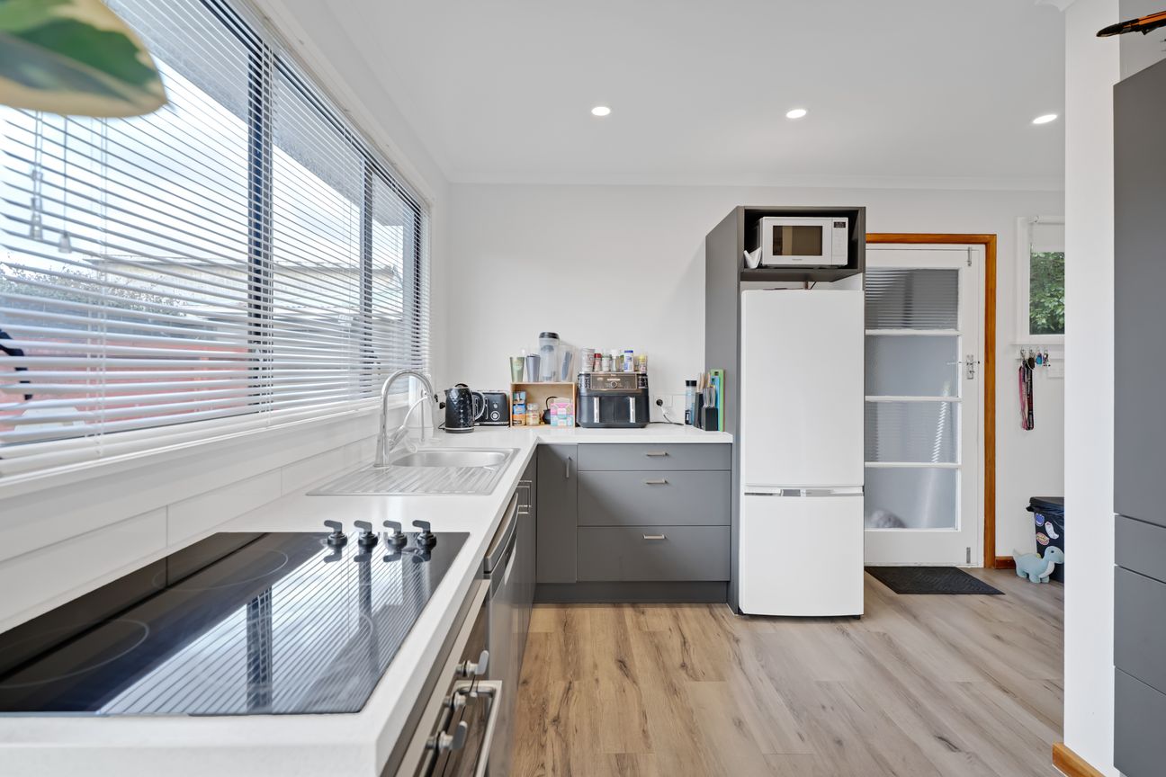 Renovated Charm in a Convenient Location – pohled 2