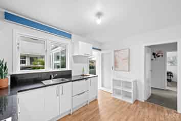 14C Nelson Street, Petone
