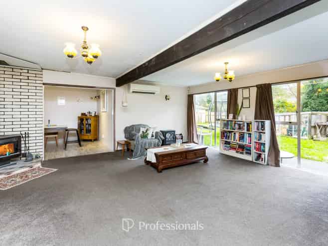 8 Longfellow Street, Trentham