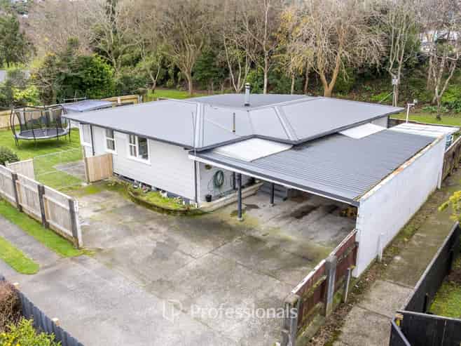 8 Longfellow Street, Trentham