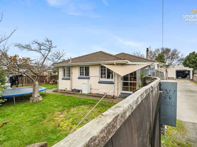 23 Brown Street, Strathern