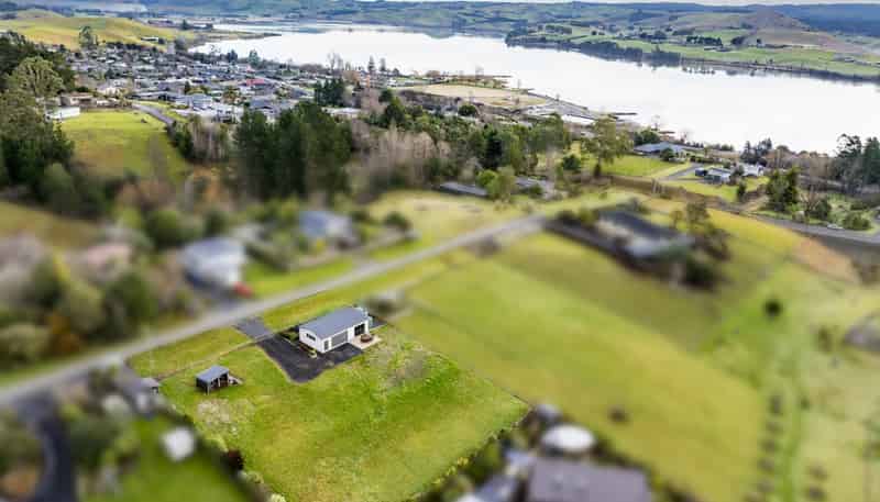 28 Lakeview Street, Waihola