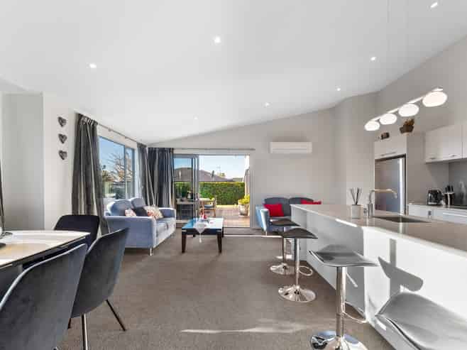 6 Calla Grove, Richmond