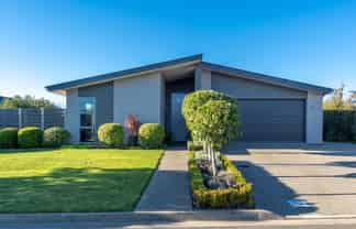 6 Calla Grove, Richmond