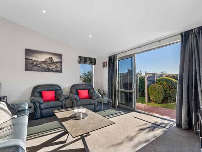 6 Calla Grove, Richmond