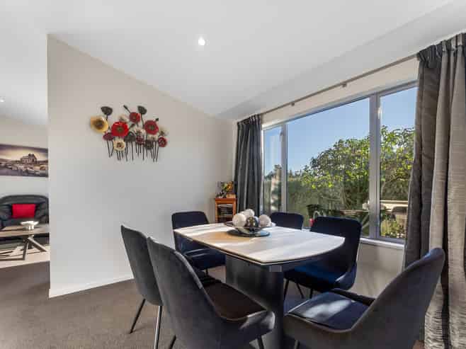6 Calla Grove, Richmond