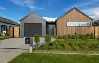 19 Wooing Tree Avenue, Cromwell