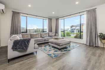 319 Flat Bush School Road, Flat Bush
