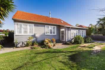 908 Lane Street, Mahora