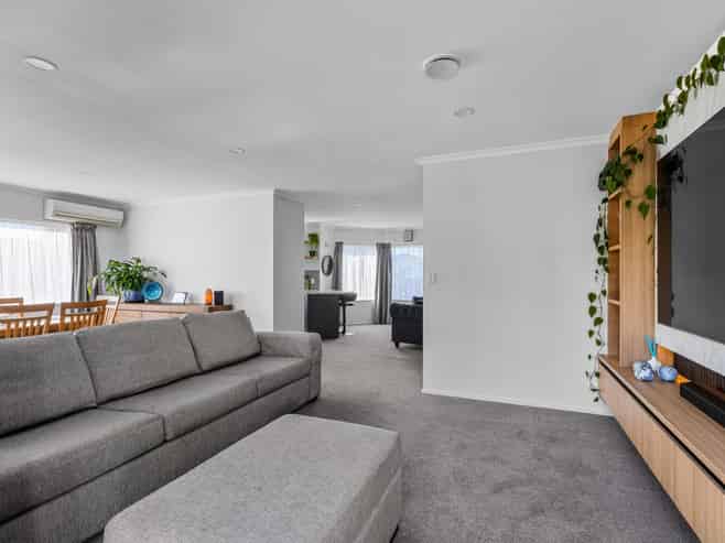 46 Blue Heron Rise, Stanmore Bay