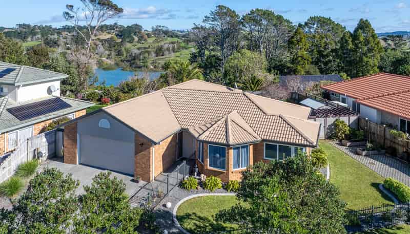 46 Blue Heron Rise, Stanmore Bay