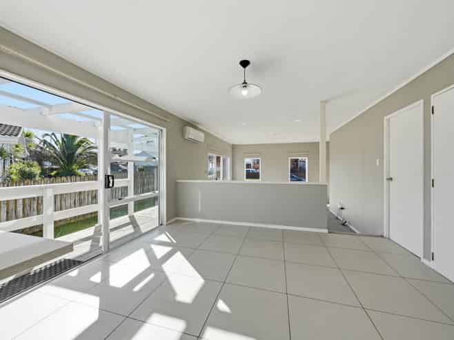 66 De Quincey Terrace, Highland Park