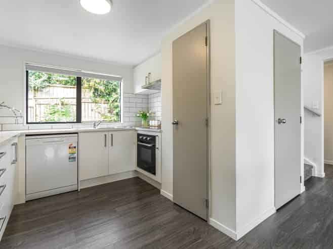 2/523 Glenfield Road, Glenfield