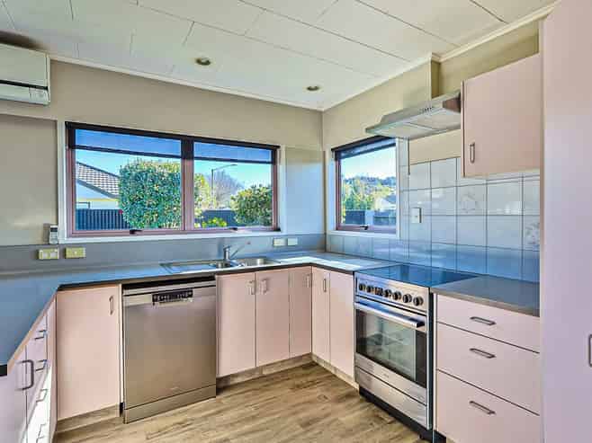 10 Harpham Street, Taradale