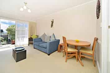 2/1A Seaview Terrace, Mount Albert