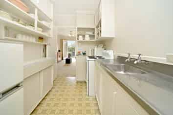 2/1A Seaview Terrace, Mount Albert