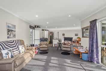 12 Carrol Street, Riverton