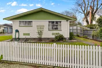 1/63 Short Street, Ashburton