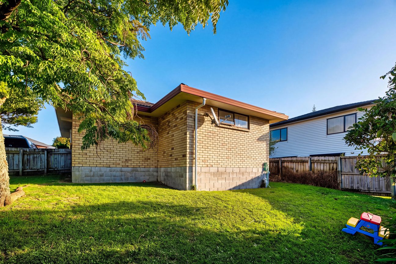Brick-Tile, Freehold and Built to Last - Aanzicht 2