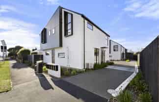 2/134 Barrington Street , Somerfield