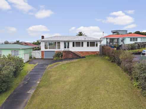 128 Rosier Road, Glen Eden