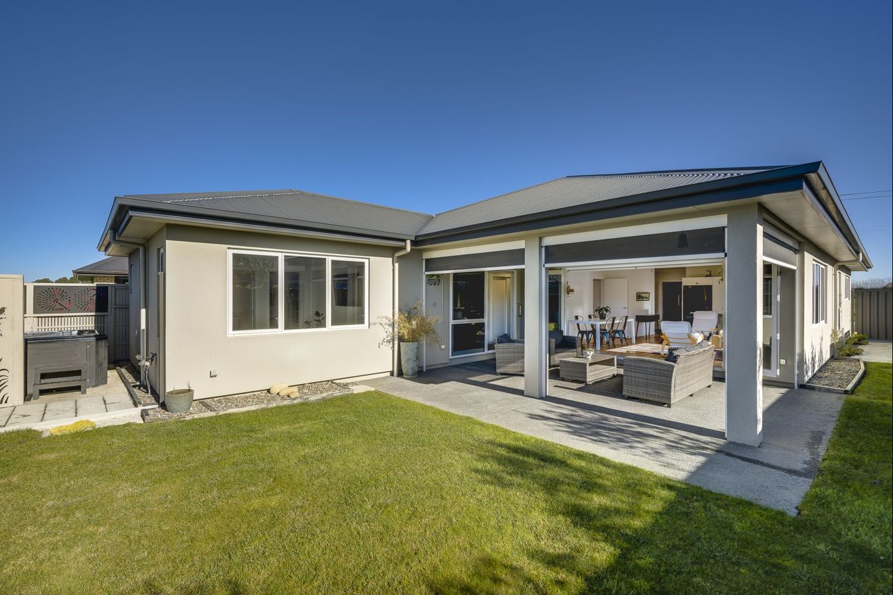 Space, comfort and exceptional outdoor living - Vista 6