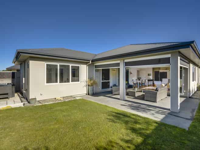 54 Eriksen Road, Te Awa