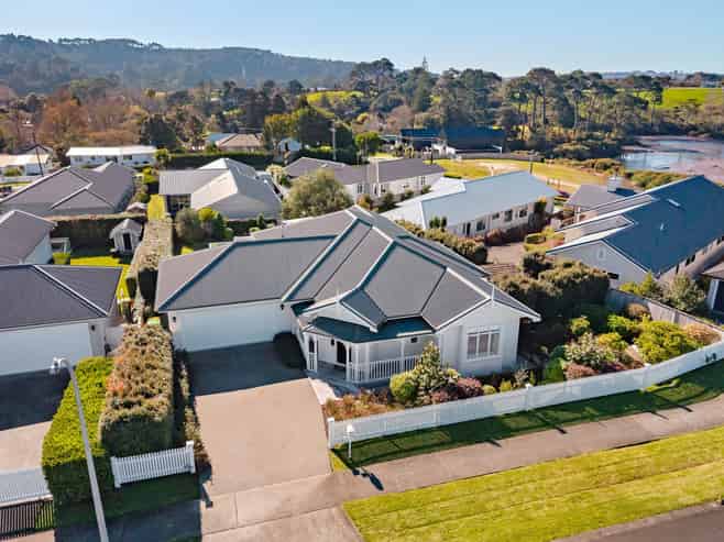 41 Albert Street, Riverhead