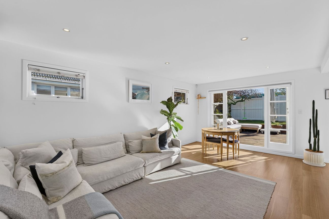 FINAL VIEWING THIS WEEKEND! DON'T MISS OUT! - Vista 3