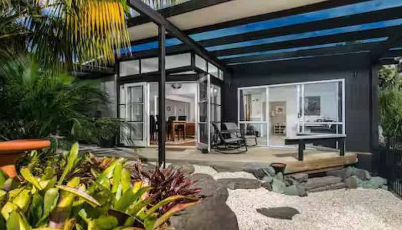 4 Outlook Road , Greenhithe