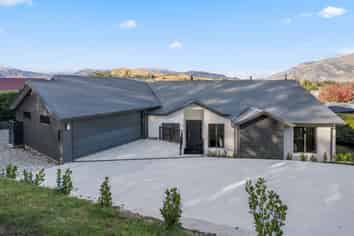 4 Lindmore Lane, Lower Shotover